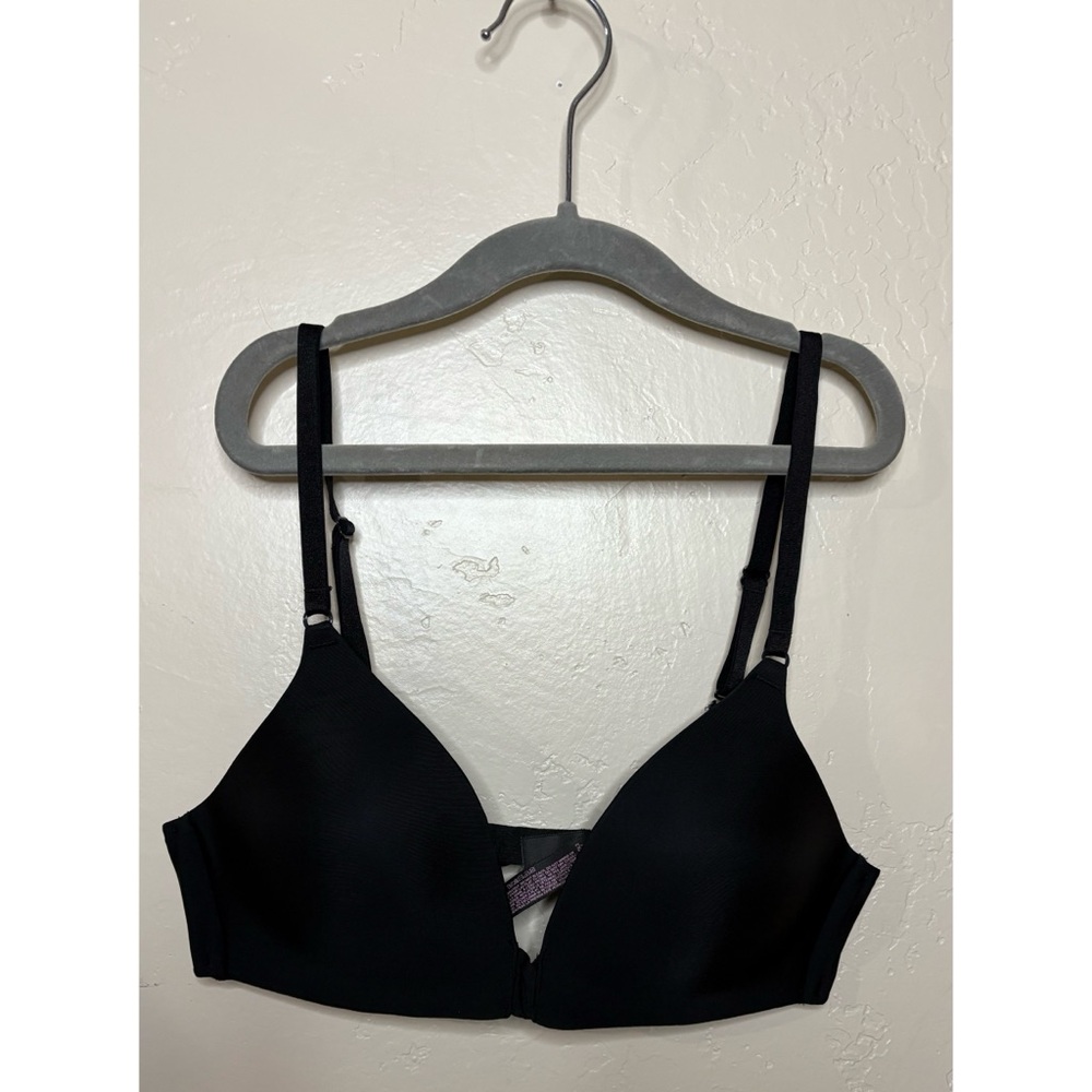 Victoria’s Secret Black Convertible Bra 34B